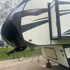 5th wheel Detail Rock Falls IL 1